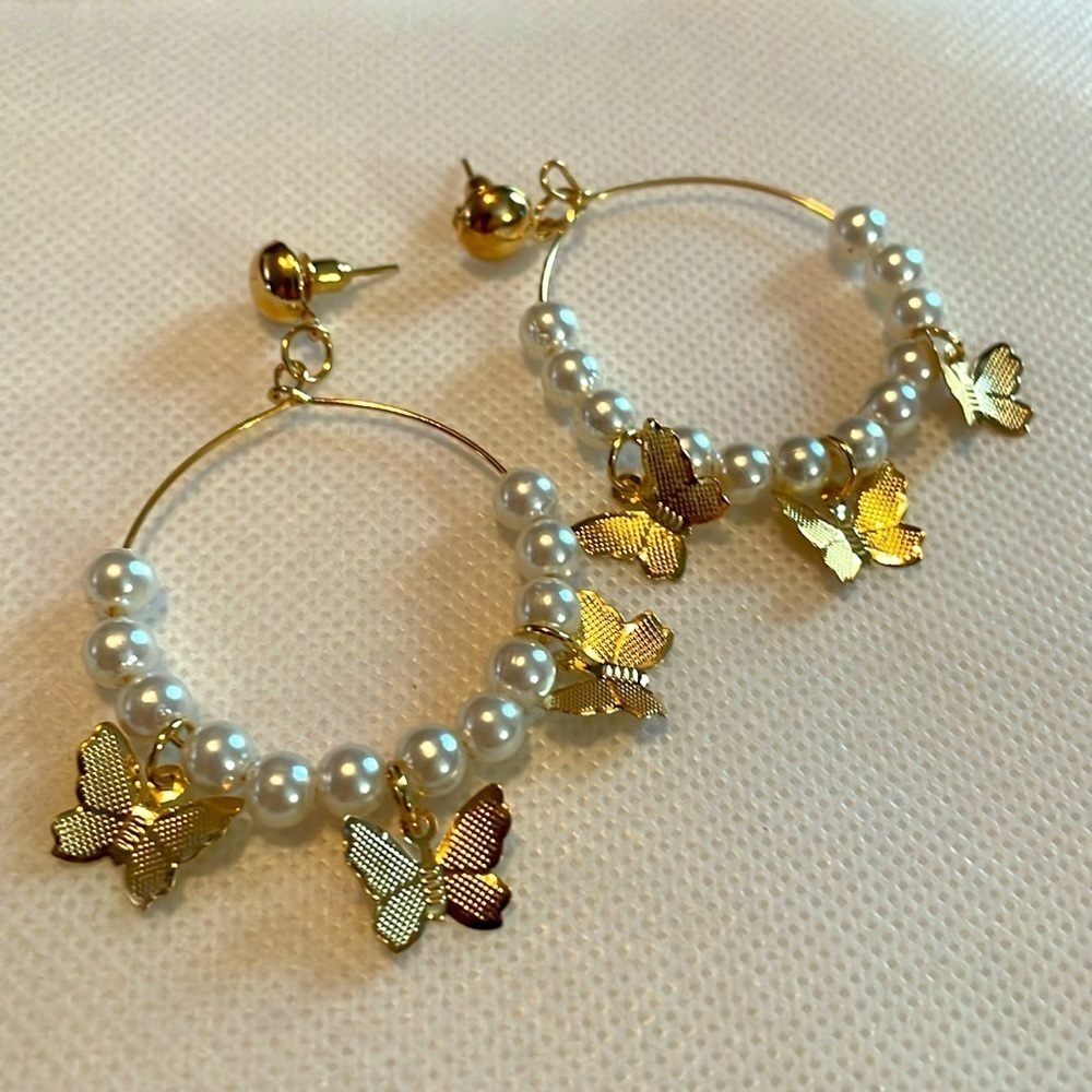 5 Pair Earring Set - Goldtone & Silvertone - Dangle & Hoops NWOT - Picture 6 of 6